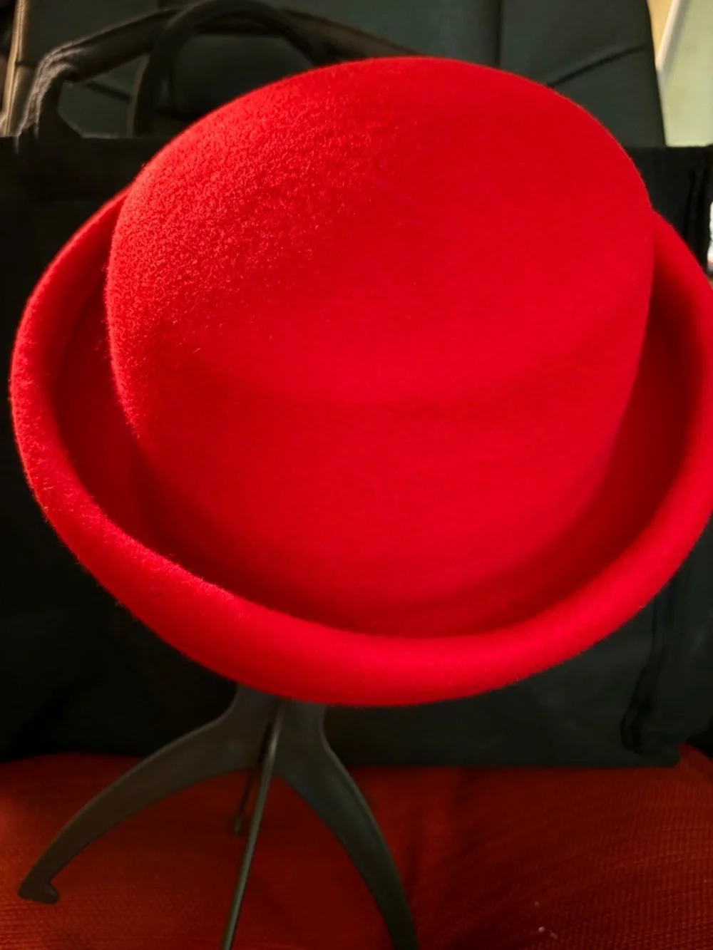 N/A woman’s red